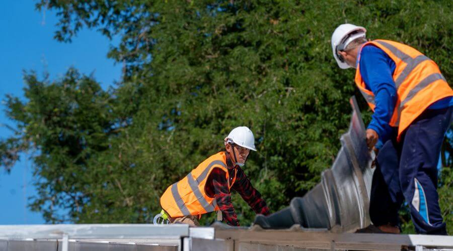 Professional gutter cleaning in Sanford, TX